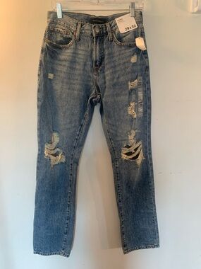 NWT Aeropostale Men’s 29x32 Distressed Ripped Jeans Straight Leg Light Wash